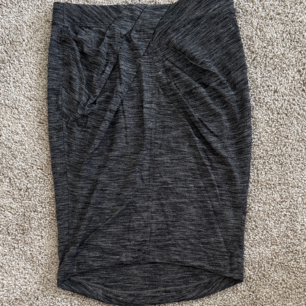 Lululemon Heathered Cotton Mid Thigh length skirt size 6
